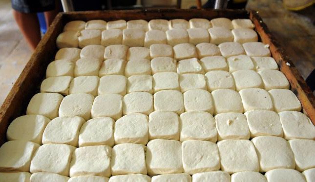 Erny_Q's tweet photo. "@victorkamang: We're all tofu https://t.co/byoPyGTrXD" saya suka tahu. Tapi sy bukan tahu @riosubi