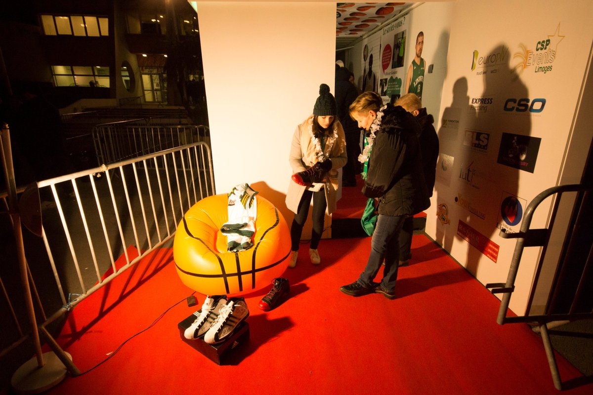 limogescsp's tweet photo. Retour sur le match #CSPSIG : les photos de la #CSPBox. Animation mise en place par les élèves @CSP_EVENTS de @unilim https://t.co/w4rUhVrQzC