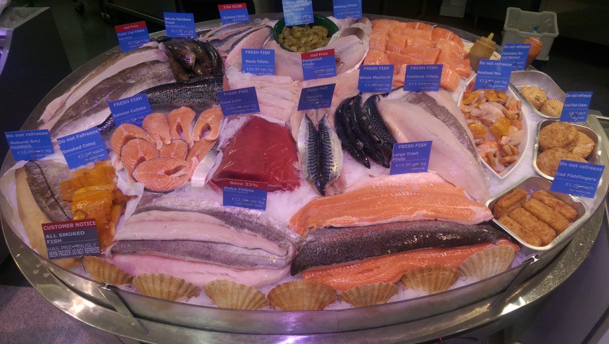 Paddysfishbar27's tweet photo. Beautiful fresh Tuna plus special offers , all to be got in Supervalu Moycullen, and a BIG Happy Valentine's Day from us all 😘😘😘 https://t.co/GgYNDZrCqQ