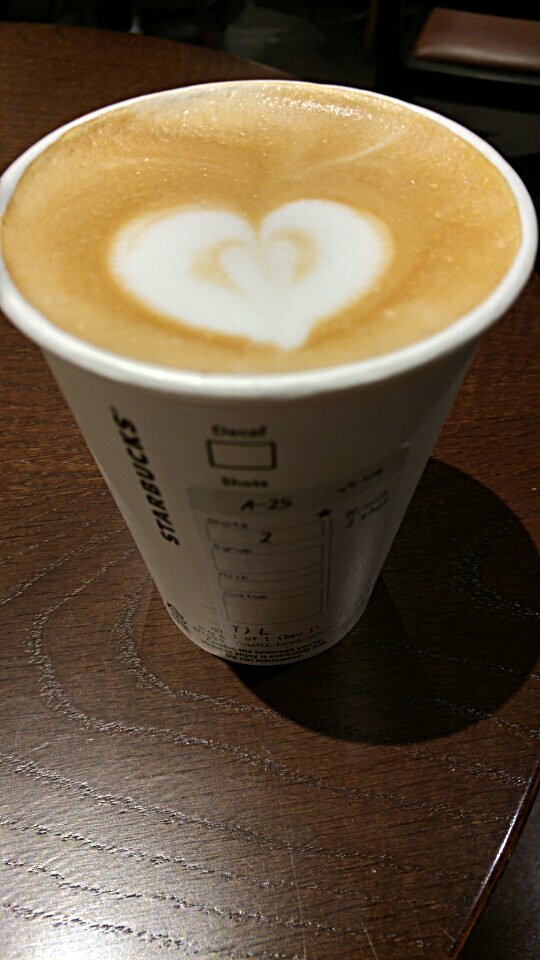 스타벅스 카페 라떼 Tall 샷추가 sbuk.kr/starbucks/i #starbucks #스타벅스 #스벅 #라떼 #sbuk