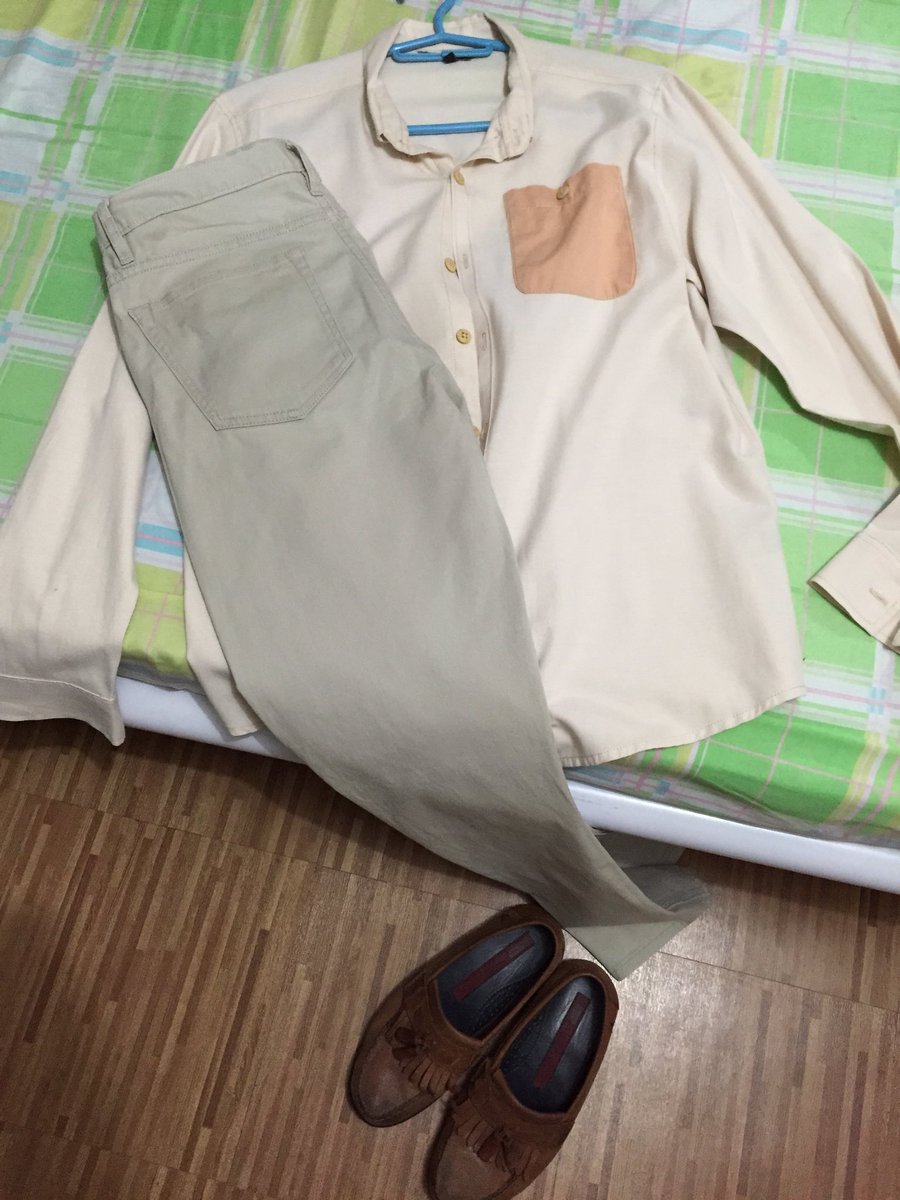 TeeNurse00's tweet photo. Amidst the sea of red today, I chose brown.
Kung makita nyo ako, pakitapakan ako. #KulayTae #TaeTuesday https://t.co/ofuPlnDmpW