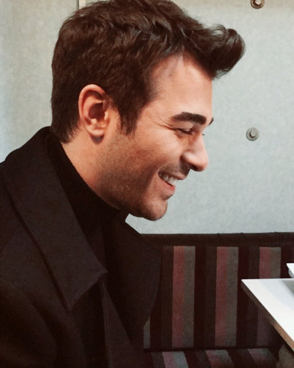 Senin o kimselere benzemeyen gülüşün var ya: Bir şairin şiire attığı en güzel imzaydı 😍💛 <a href="/yusicim/">YUSUF ÇİM</a>