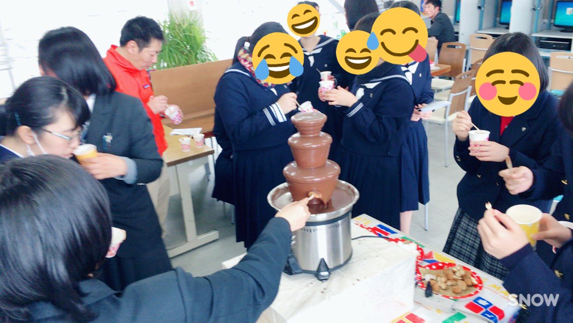 セーフティー🐣島原自動車学校 (@sds625408) on Twitter photo 14/02/2017 05:10:56 今日はバレンタイン❤︎ 車高もイベントがありました! ビンゴとチョコフォンデュ♩ みんなチョコをたくさん 食べて明日はブーさんにならぬように、、😂 川上先生が超かわいかったので 無許可で載せますね💞 今日はバレンタイン❤︎ 車高もイベントがありました! ビンゴとチョコフォンデュ♩ みんなチョコをたくさん 食べて明日はブーさんにならぬように、、😂 川上先生が超かわいかったので 無許可で載せますね💞