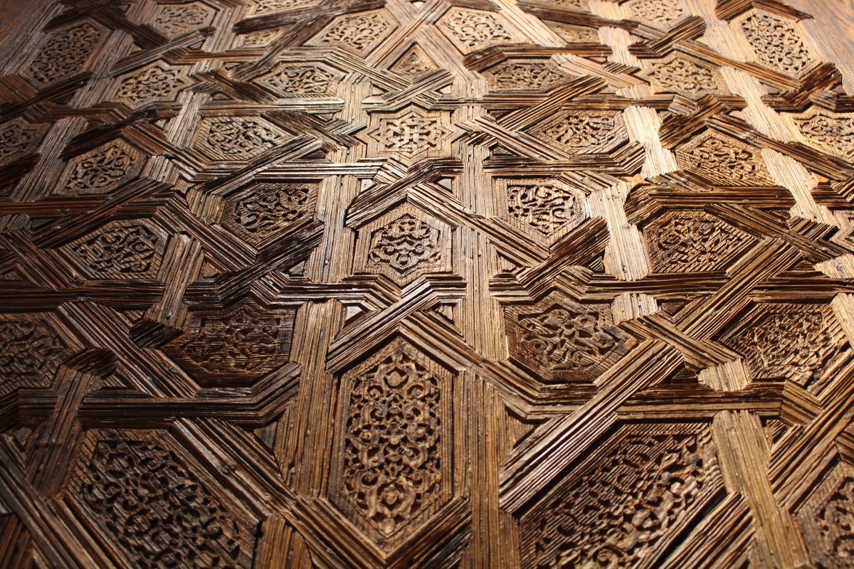 MuseoAlhambra's tweet photo. Texturas del arte hispano-musulmán: madera #TexturasMALH https://t.co/cVraQAc0vP