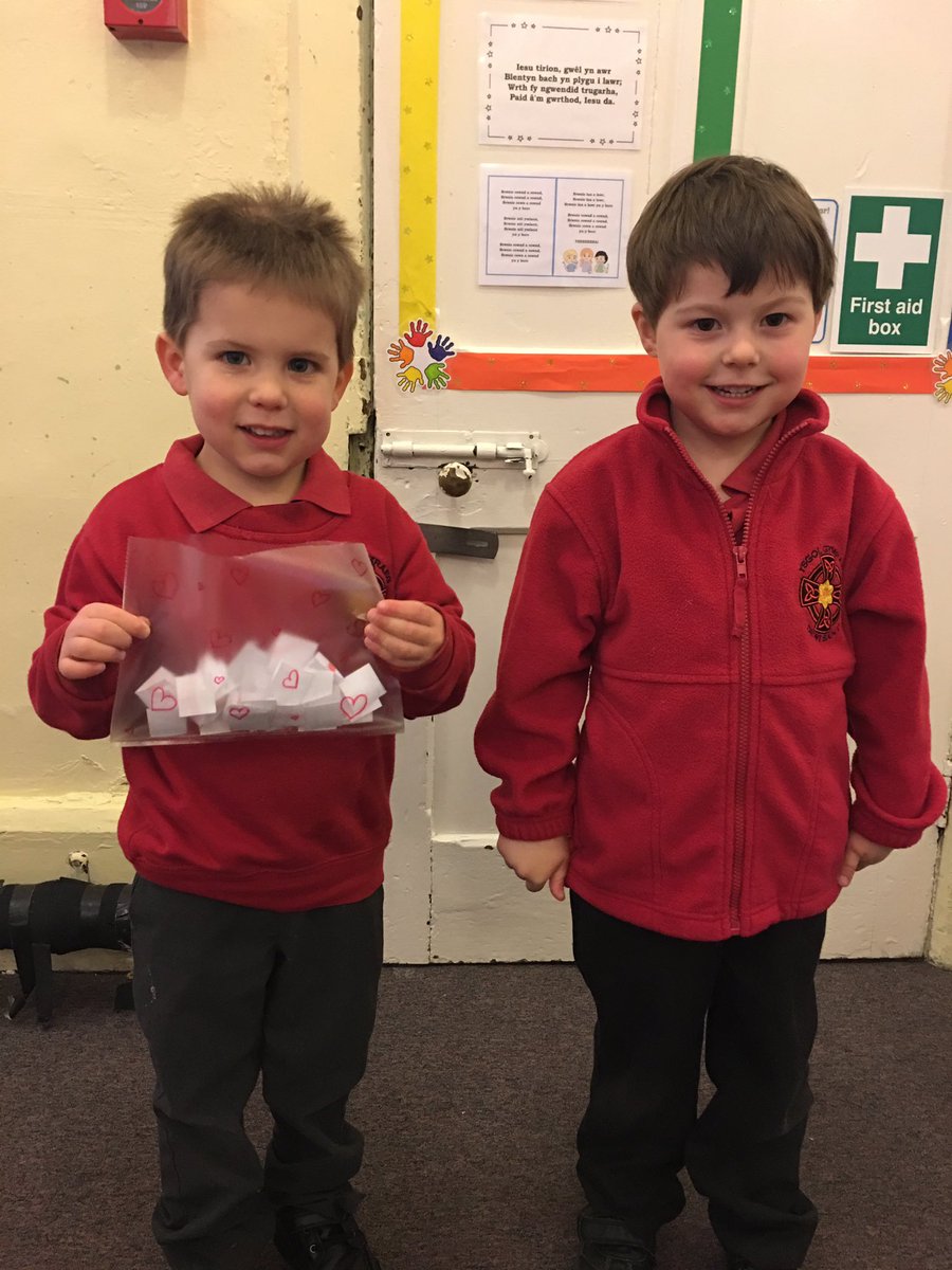 CylchMeithrinLF's tweet photo. And the winner is...✨❤Sophie Isaac❤
The raffle raised a total of £53, Diolch yn fawr iawn to everyone who entered! https://t.co/tXEmq6ueOU
