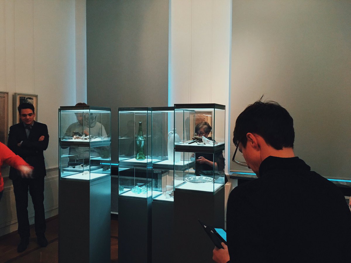 verlagm's tweet photo. Fundstücke aus der Berliner Festungsmauer. Berliner Leben im 17. Jahrhundert. #SchlossStadtBerlin #TweetUpTuesday https://t.co/n1DlU5Bl1F