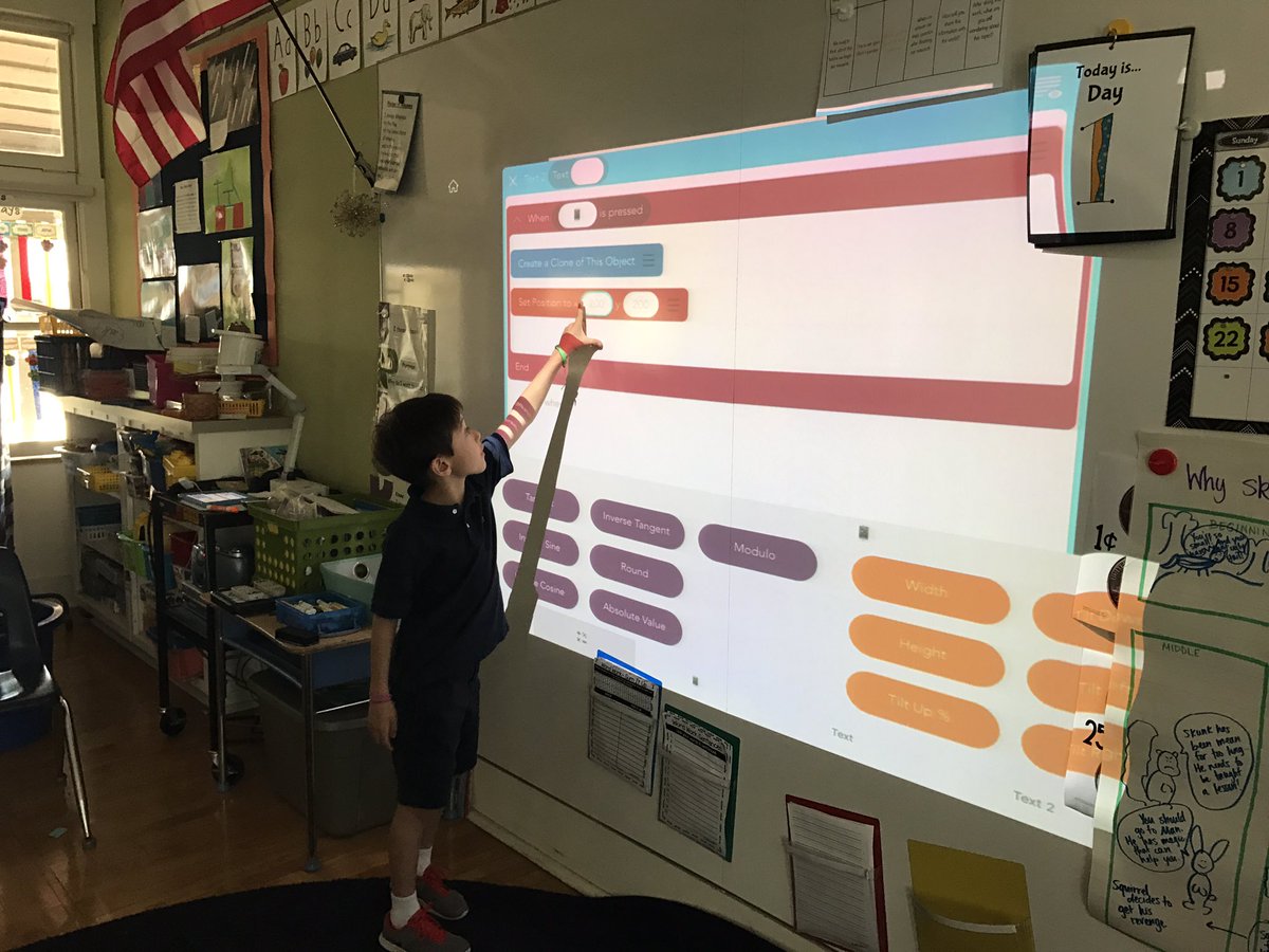 msalmahdi's tweet image. What's been happening in #geniushour? Our @hopscotch expert taught the class some programming tips! @mrs_arther #polysolves