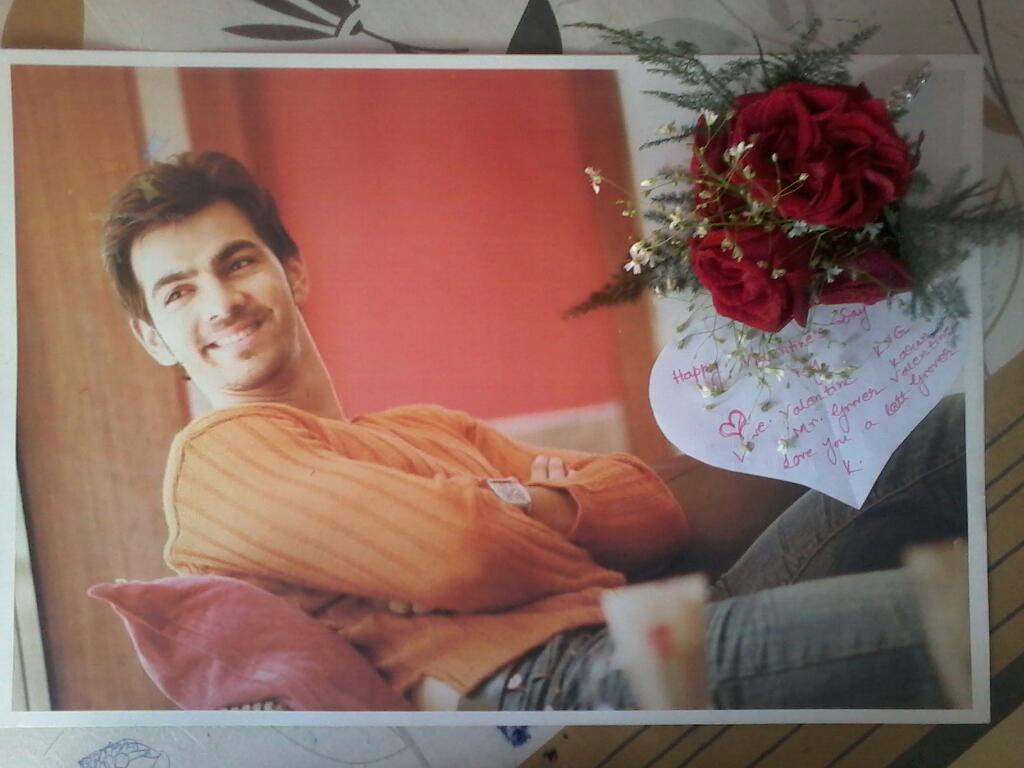 dGrovergirl's tweet photo. @karanvgrover22 Happy Valentine's Day !♥ https://t.co/itIbxTxgzt