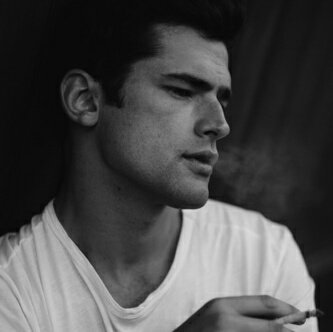 Cedricclass's tweet image. Sinceramente no soy como Robert Pattinson. Eso fue un gran error del director sorry  #NewProfilePic