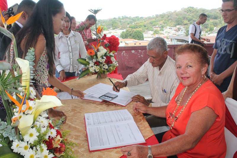 rafaelcalles's tweet photo. .Alcaldía de Guanare celebró boda colectiva el Día de los enamorados @NicolasMaduro @dcabellor #Guanare https://t.co/atkD9vNgSo