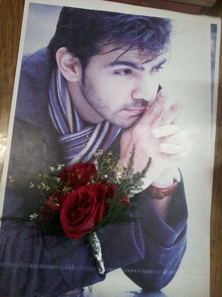 dGrovergirl's tweet photo. @karanvgrover22 Happy Valentine's Day !♥ https://t.co/itIbxTxgzt