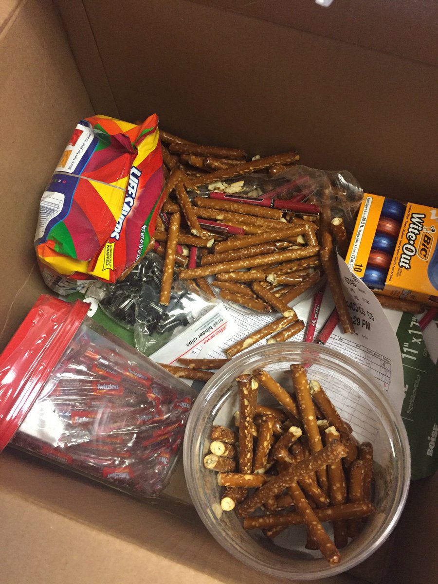 JessicaDanto's tweet photo. This is how OfficeMax delivers 😡 #officemax #officedepot @officedepot https://t.co/jKfbqpQFeM