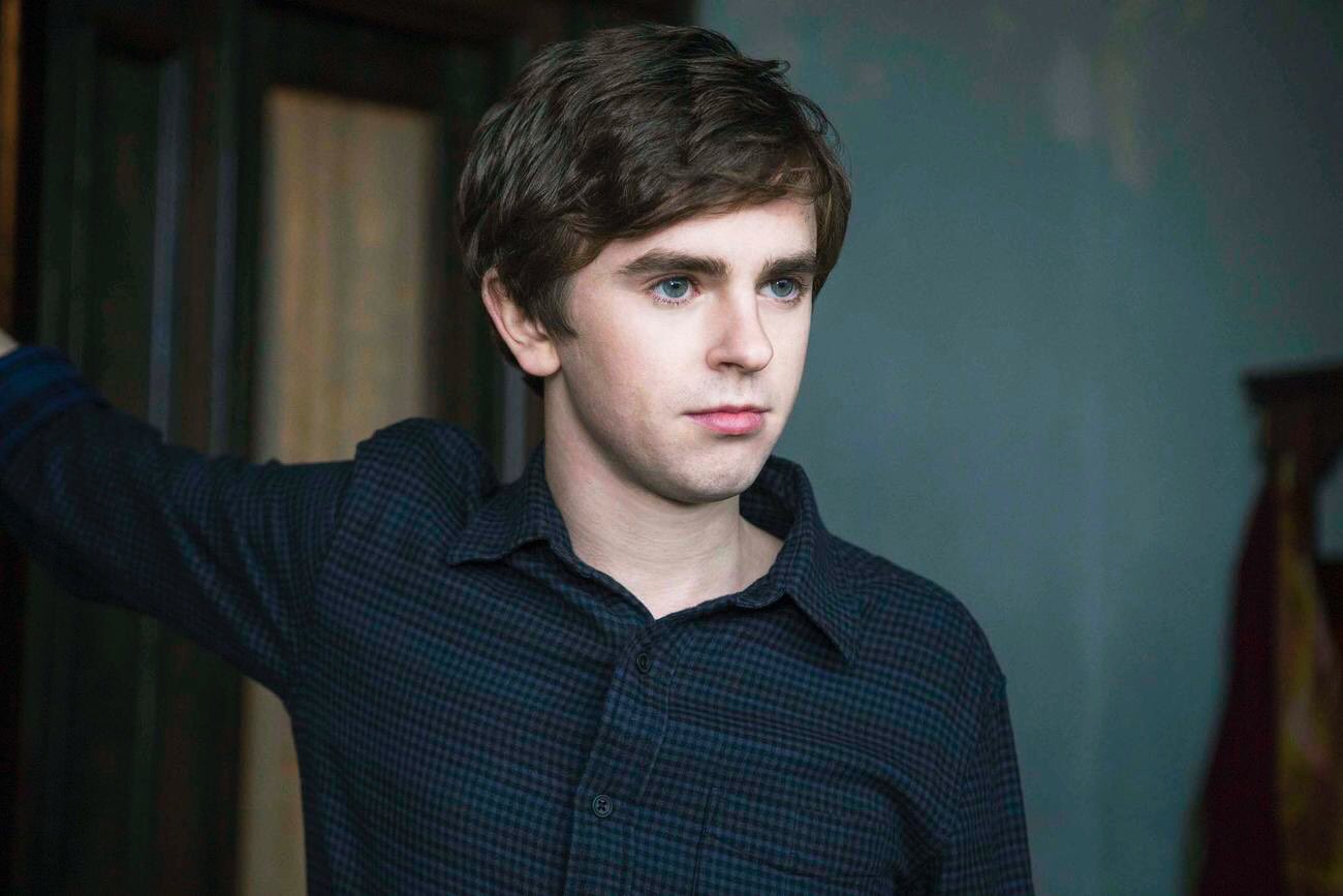 Happy birthday to Freddie Highmore from México.    