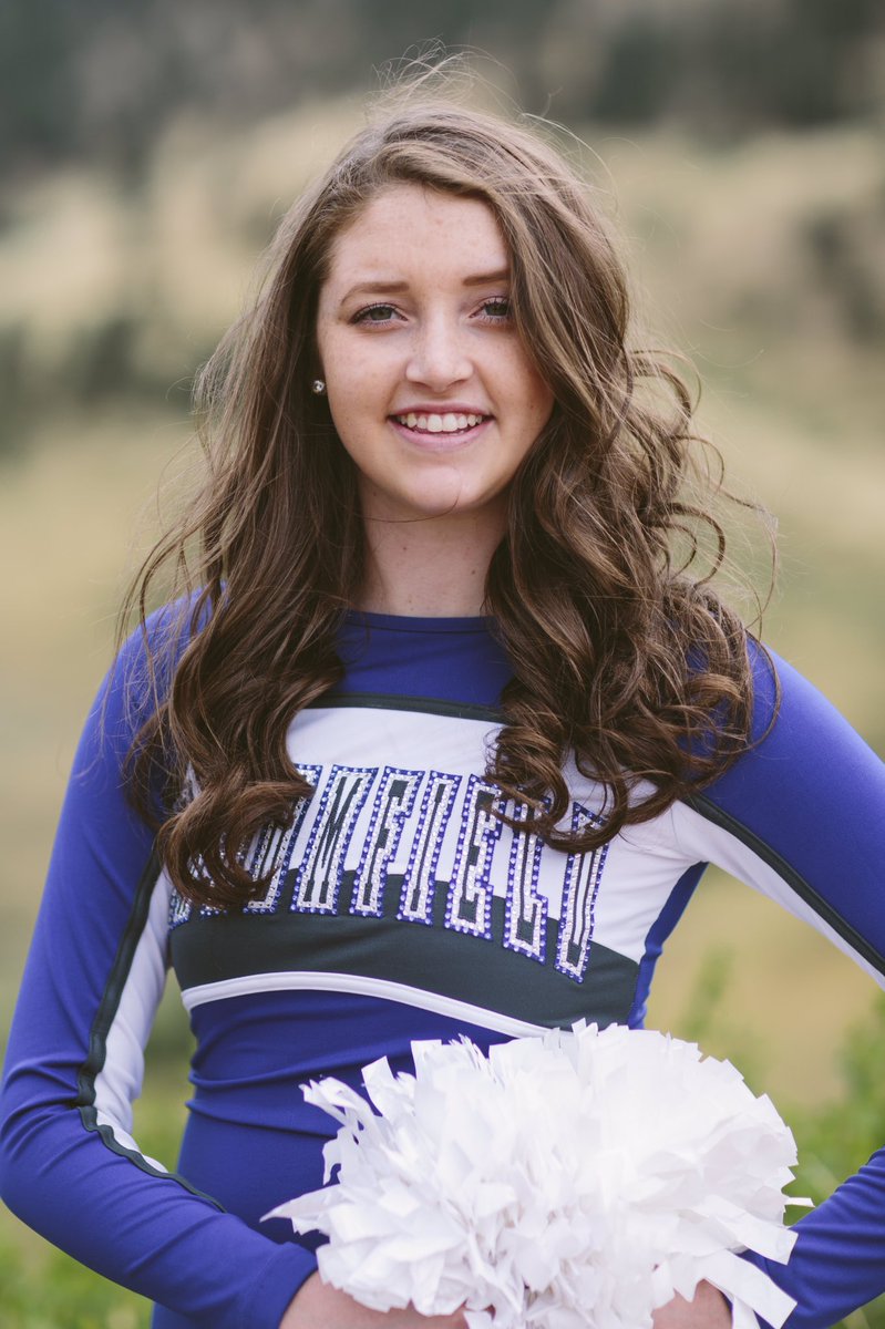Give some love to our senior captain <a href="/carolineelongg/">caroline</a> it's her birthday today!! We love you Caro! 💙🎂🎉
