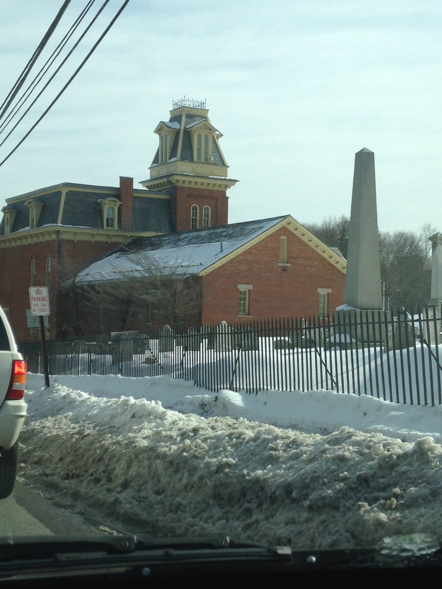 rorishapiro1's tweet photo. #historicbuilding #architecture #oldburialground #historicCT #oldjail https://t.co/HfHcm8oyGK