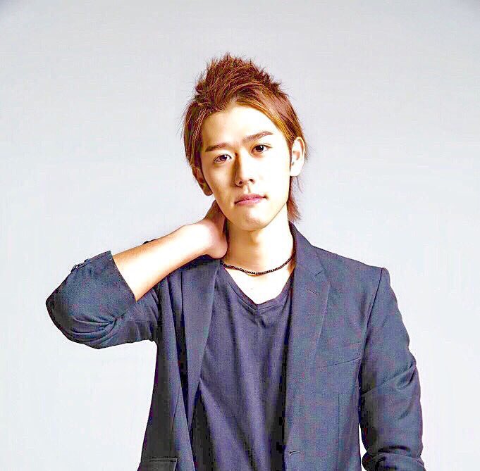 mikkun_desuyo's tweet photo. 《速報‼︎》
えーなんと私。
映画に出演させて頂くことが決定いたしました

60分超の映画風ミュージックビデオで
簡単にいうとミュージックムービーです‼️

更に！台詞も頂き、初役者業に挑戦いたします👊

そして僕の尊敬する超有名なあの方との初共演も‼️

続報をお楽しみに❣️ https://t.co/yXzfPb2K4c