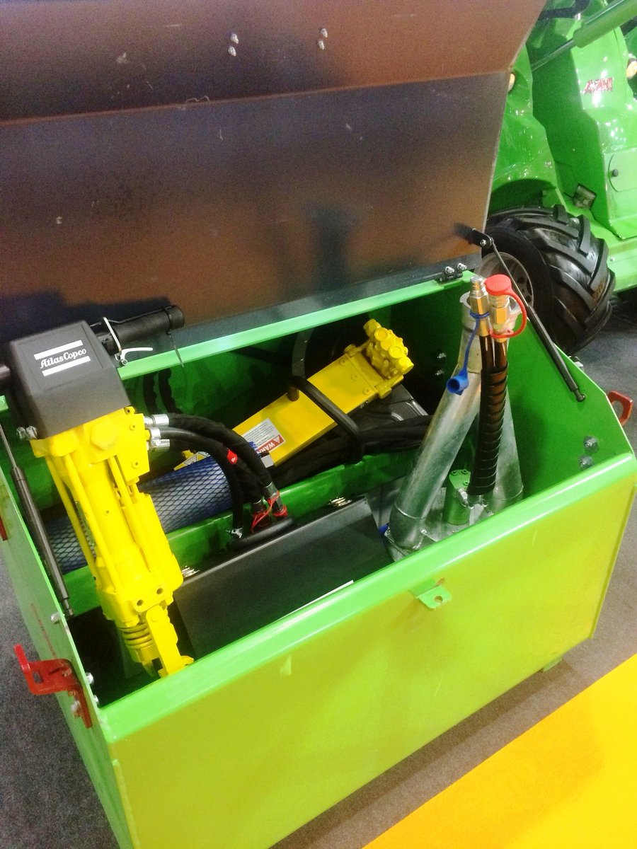 TVE <a href="/TVEHIRE/">TVE Hire & Sales Ltd</a> supporting <a href="/AvantTecnoUK/">Avant Tecno UK</a> at the <a href="/ExecHireShow/">Executive Hire Show</a> last week. Displaying a variety of attachments for the loaders.