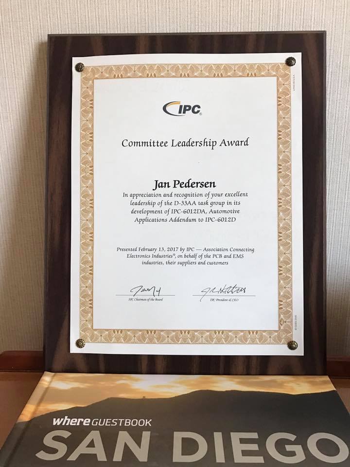 Elmatica1's tweet photo. Congrats to Elmaticas Senior Technical Advisor Jan Pedersen for his award under the #IPCAPEXEXPO 
#goodcooperation #IPC #Elmatica https://t.co/JDng34Y89W