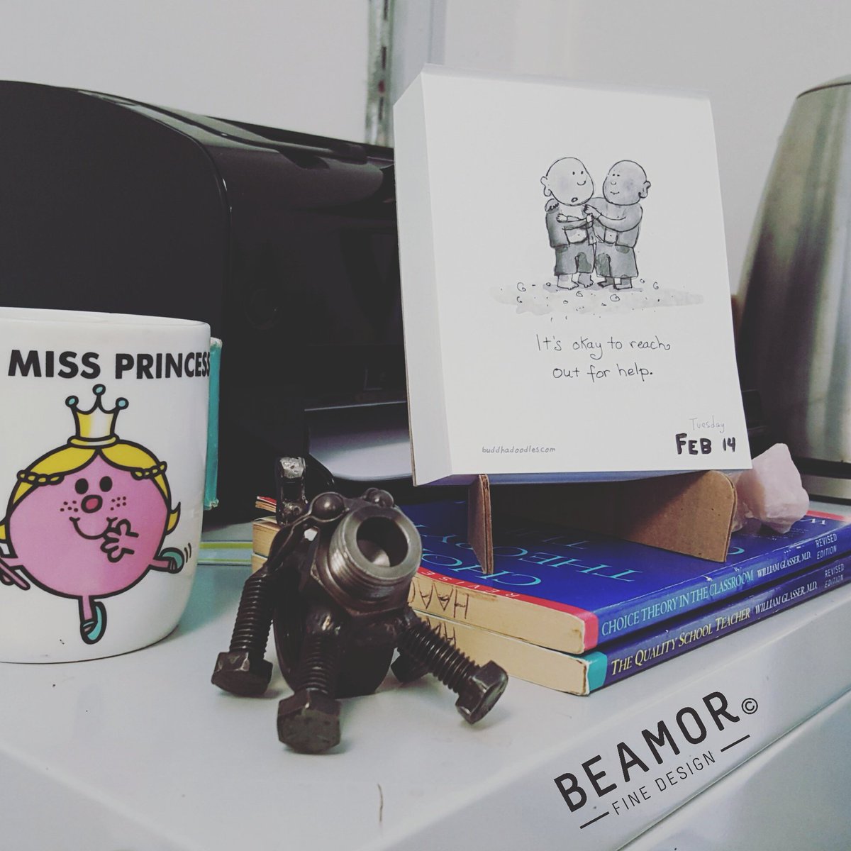 beamorfinedesig's tweet photo. Well I named him Digby. My #metalart buddy watches over me throughout the day. #beamor #beamorfinedesign #beamorcreative https://t.co/IpKJ0Olzm0