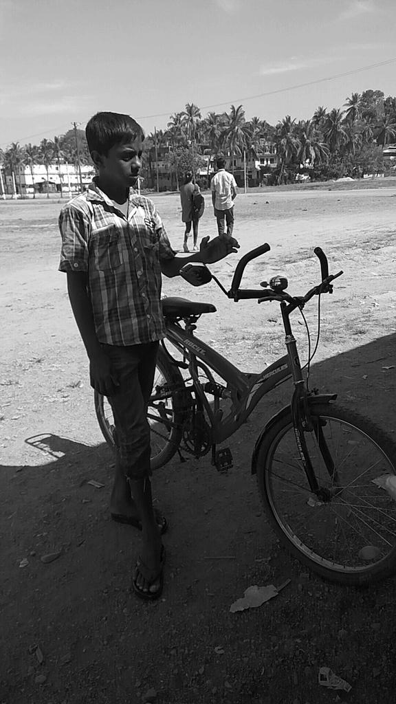 ayushee_17's tweet image. There may not be enough facilities, but that doesn't take down their aspirations #ruralIndia #mastersproject #insertcomma #printpods #iijnm