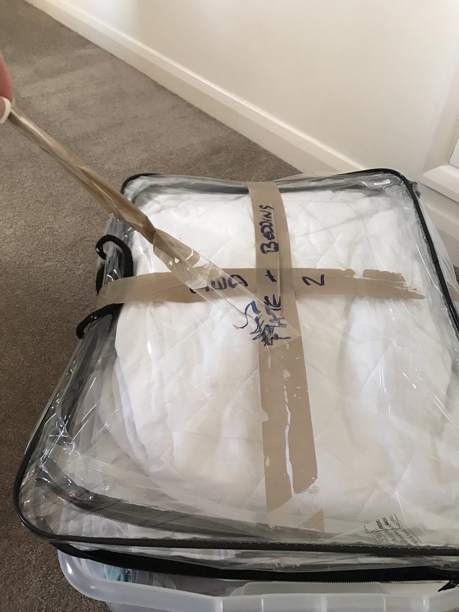 vic_loves_'s tweet photo. @betterremovals #cowboyremovals avoid! See fb pg for full review. WORST EXPERIENCE!This is how my kids things were packed! #betterremovals https://t.co/AfGjt9b1q3