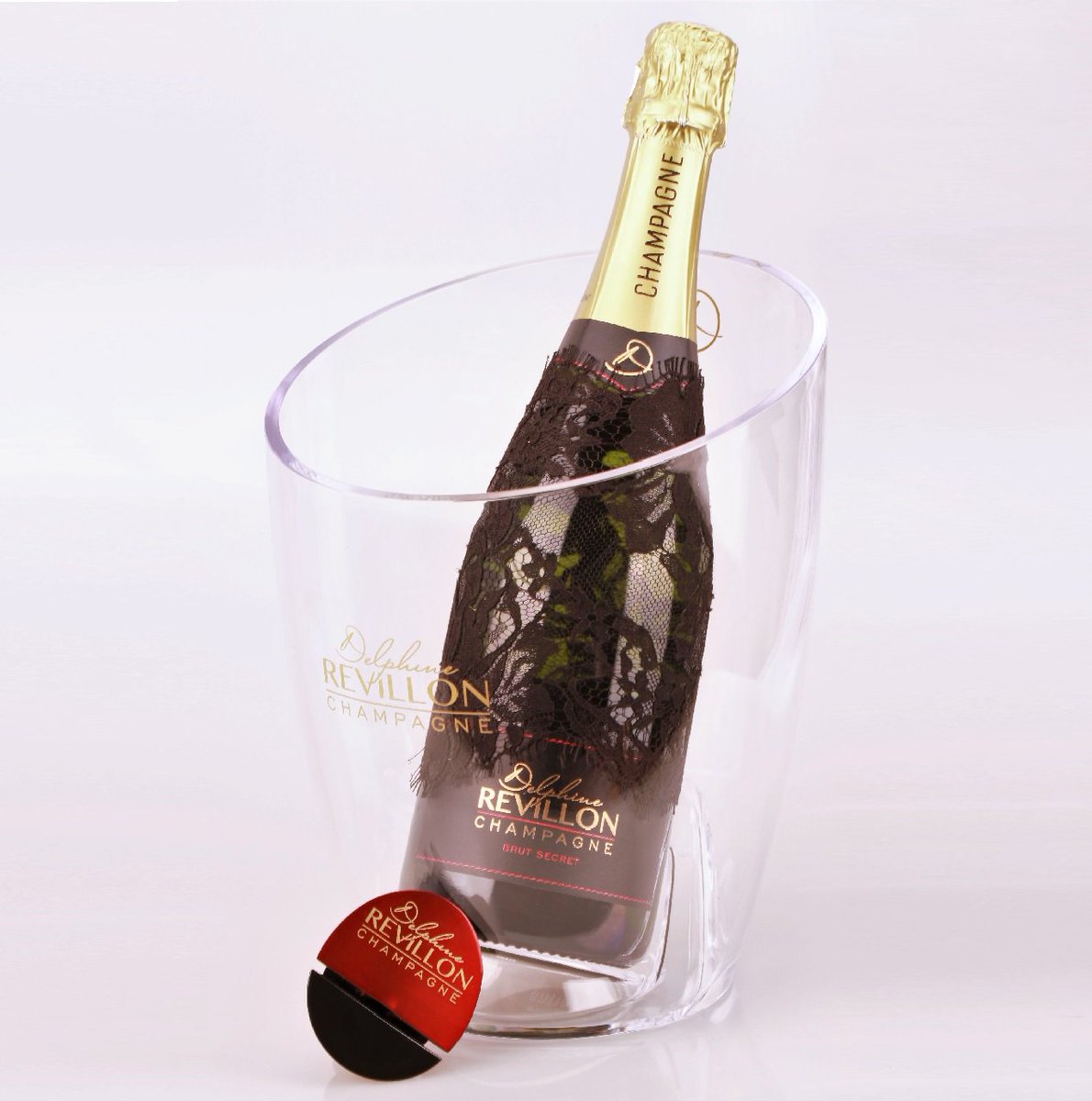 ChampDREVILLON's tweet photo. Les plus belles déclarations se font avec un Champagne d'exception... #happy #valentinesday #dentelle #champagne @ChampDREVILLON https://t.co/D81mLUucYx