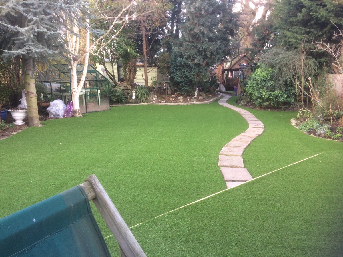 agfas1's tweet photo. Another satisfied customer in #Ewell with our #Artificialgrass installation using #Verdelawn artificial Grass https://t.co/JFUQoav6Ov