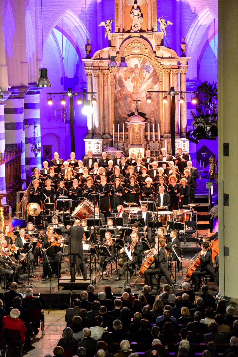 Antonin Dvorak, Stabat Mater in Oirschot op 1, 2 april. De zondag is uitverkocht. Bestel kaarten voor de zaterdag! stabatmater.nl