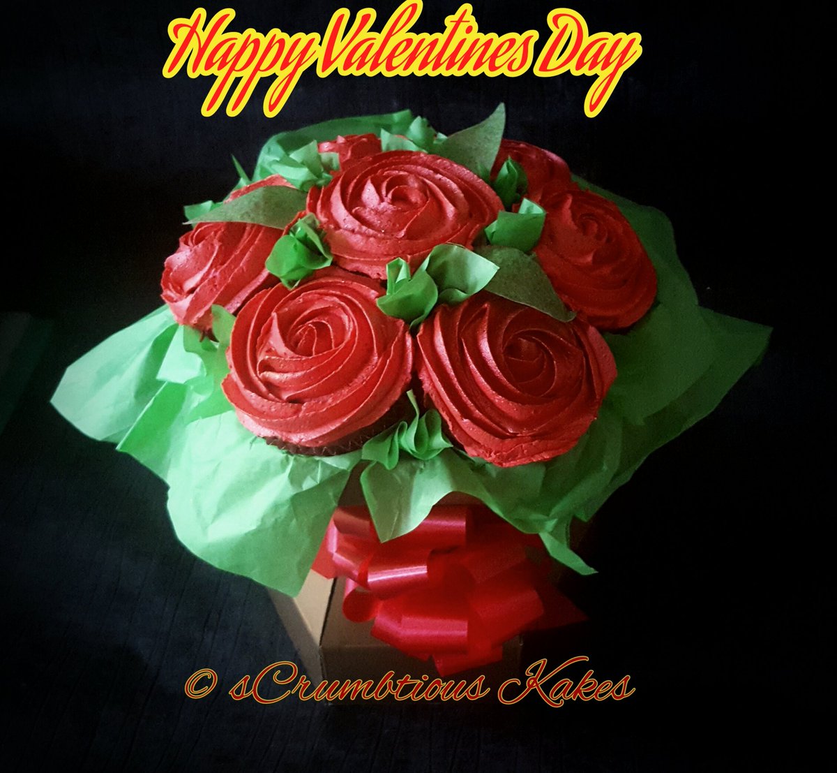 sCrumbtiousK's tweet photo. ❤❤ Happy Valentines to all of my Tweeters ❤❤ #valentinesday2017 #KupKake #roses #bouquet #sCrumbtiousKakes https://t.co/N9Lftt1ZAj