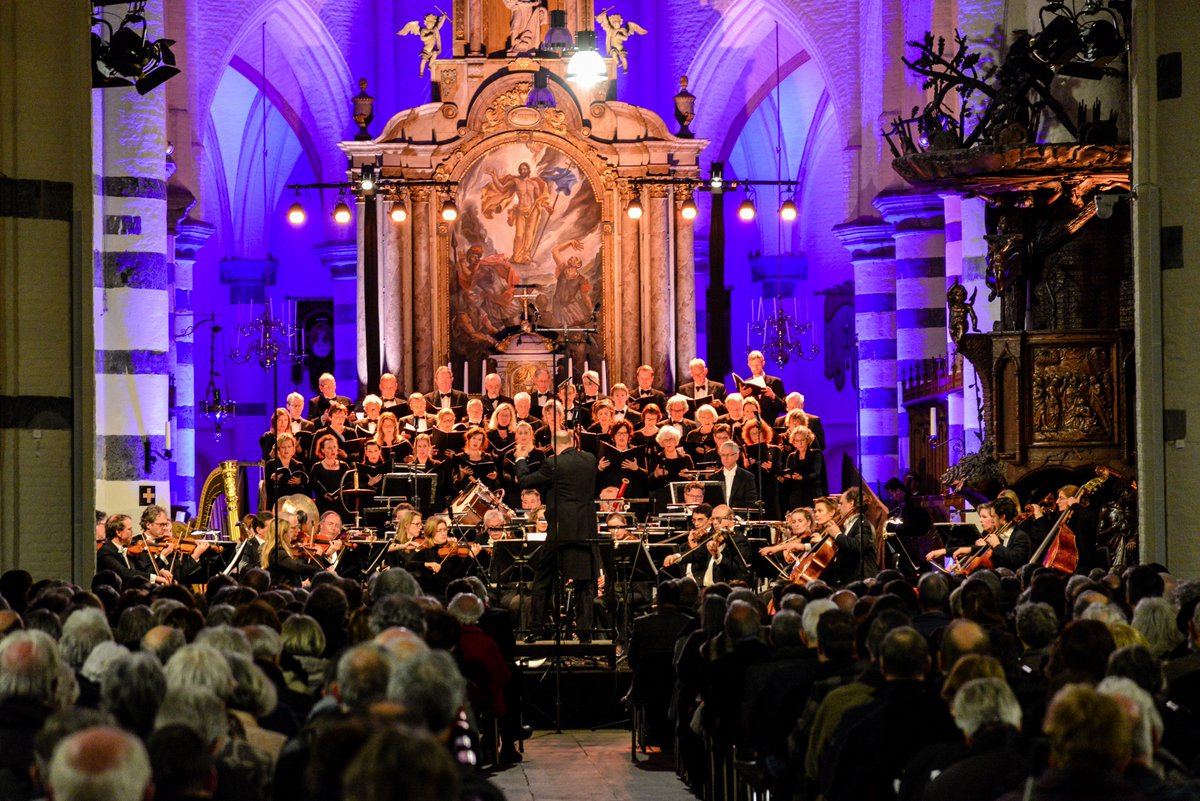 Antonin Dvorak, Stabat Mater in Oirschot op 1, 2 april. Nog 200 kaarten op zaterdag 1 april zijn nog beschikbaar!! stabatmater.nl