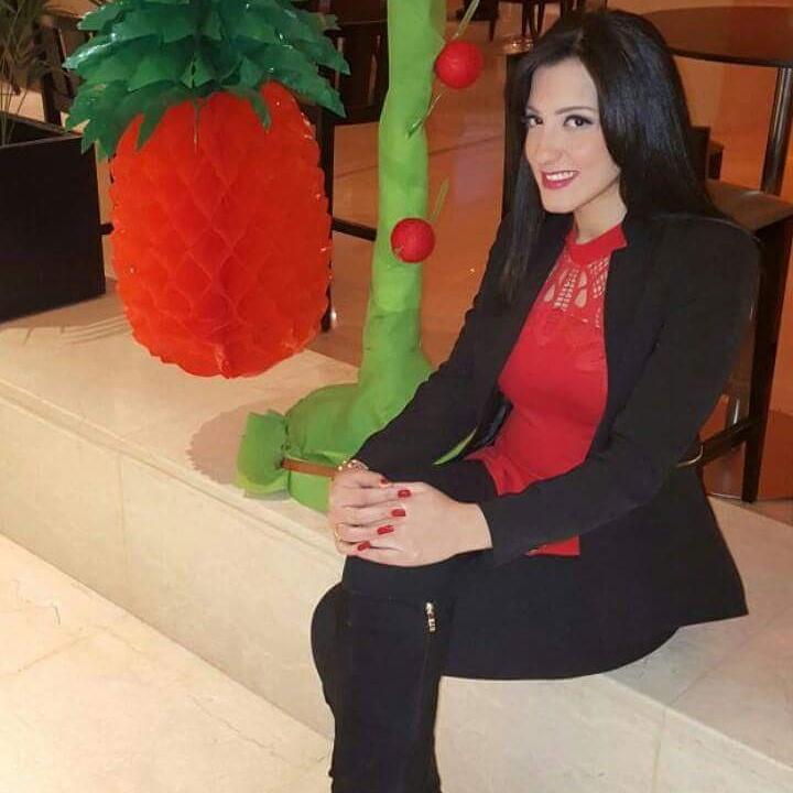 lynwr2160's tweet photo. عيد حب سعيد ياقلبي 😍 بمووووت فيكي #dinaadel #يوم_حلو_dinaadel #دينا_عادل @@Dina_AOfficial https://t.co/y5qD6yhswG