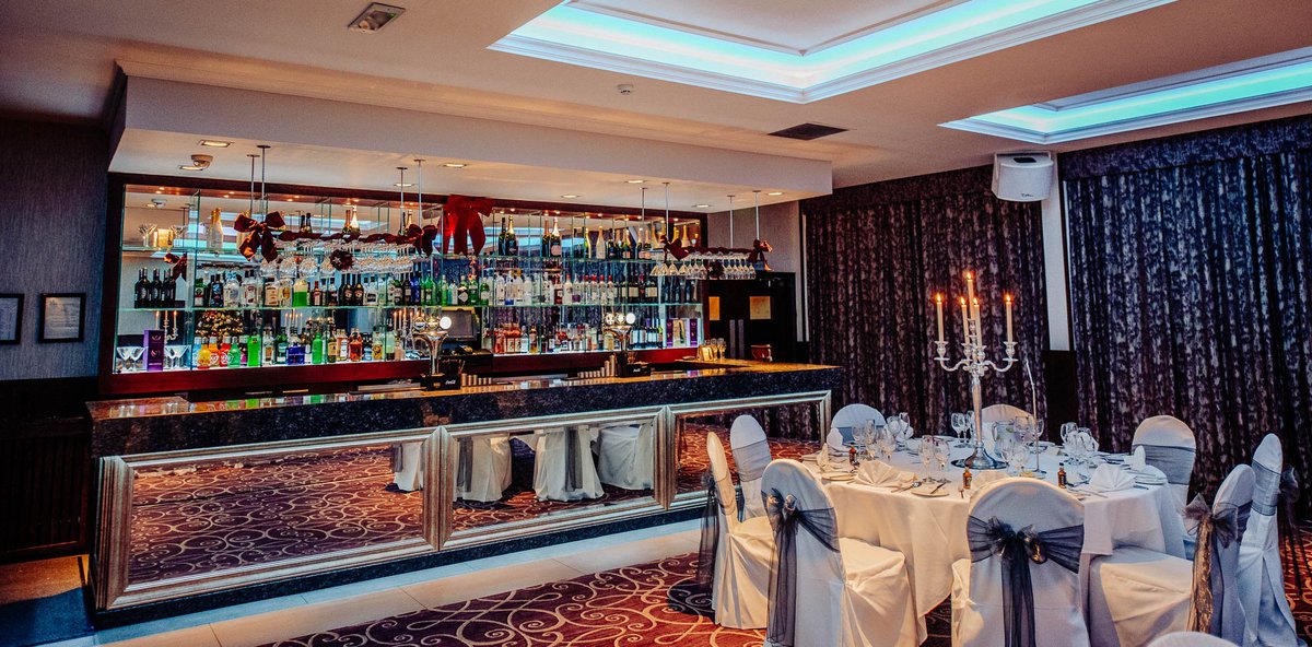 We only have 1 wedding per day and can cater for 30-200!
Fabulous 2017 packages with limited prime dates.
Email sandra@lynnhurst.co.uk