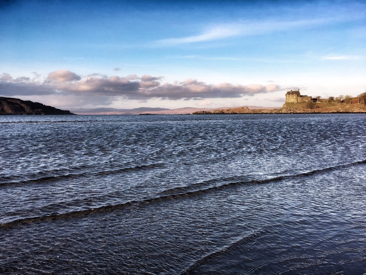 duntrunecastle's tweet photo. Happy #valentines day - book next years romantic break https://t.co/f9CG15azmr @HeartofArgyll @ExploreArgyll @VisitScotland @mvscotland https://t.co/WX0CjPBKC9