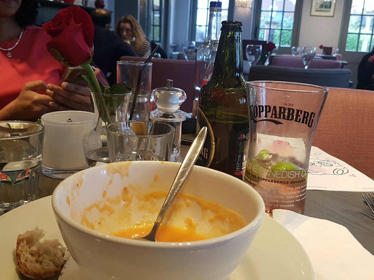 Valentines day at the suburb <a href="/OldBullandBush/">The Old Bull & Bush</a>