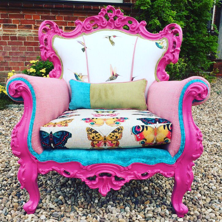 ChairsCouture's tweet photo. Love this crazy beautiful bespoke chair our client love it too #couturechairs #weddingchairs #eventchair #bespokechairs https://t.co/oSKOEc24he