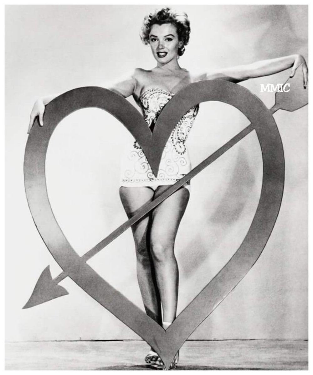 Marilyn M in Colour tweet media