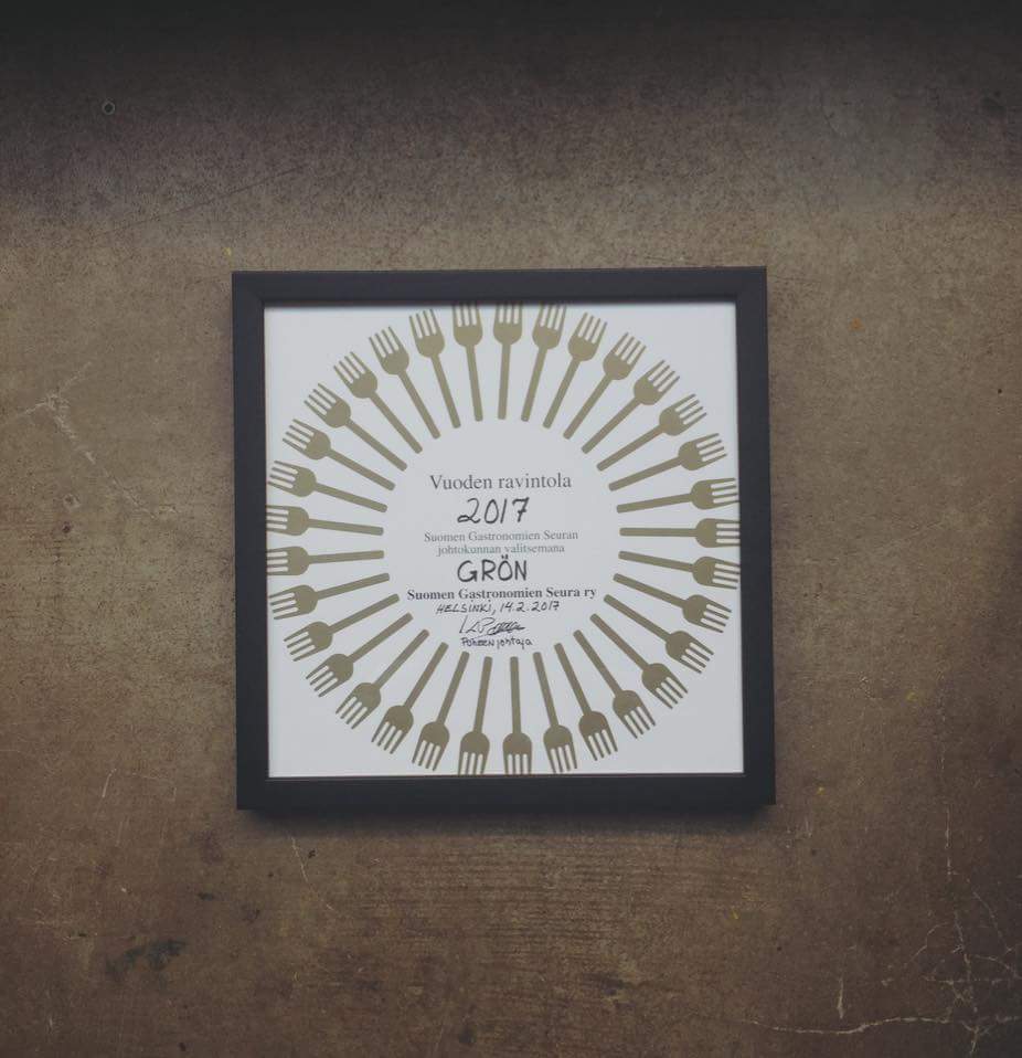 We just got the Restaurant of the year award 2017, this is super nice! 🎈