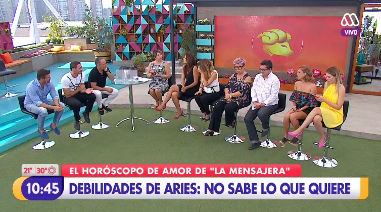 MuchoGustoMEGA's tweet photo. ¡AHORA! No se pierda #ElHoróscopoDelAmor de #LaMensajera en el Mucho Gusto #QueVivaElAmorEnMG 👀 ❤️ https://t.co/z0HyCTVfos