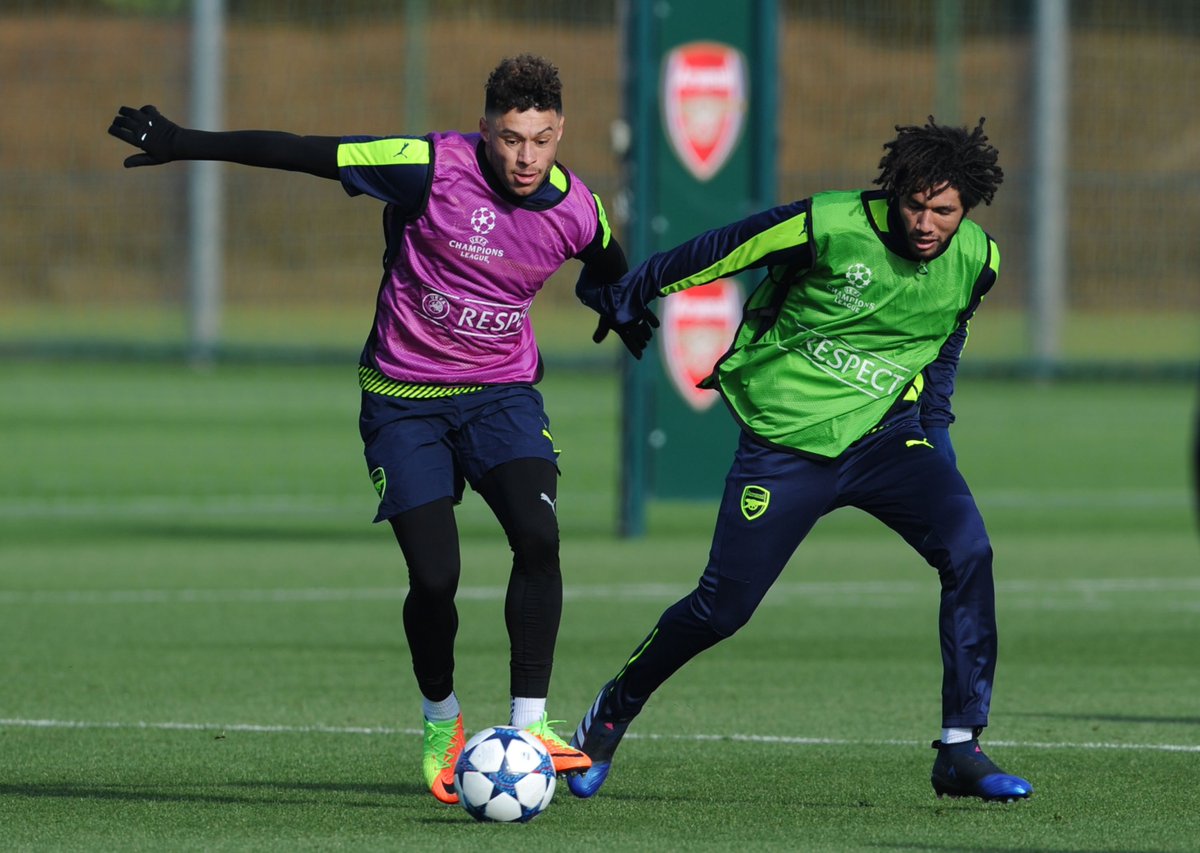 Stuart_PhotoAFC's tweet photo. A few pictures from this morning's #Arsenal training session. #afc #UEFAChampionsLeague https://t.co/ABneE5IM7U