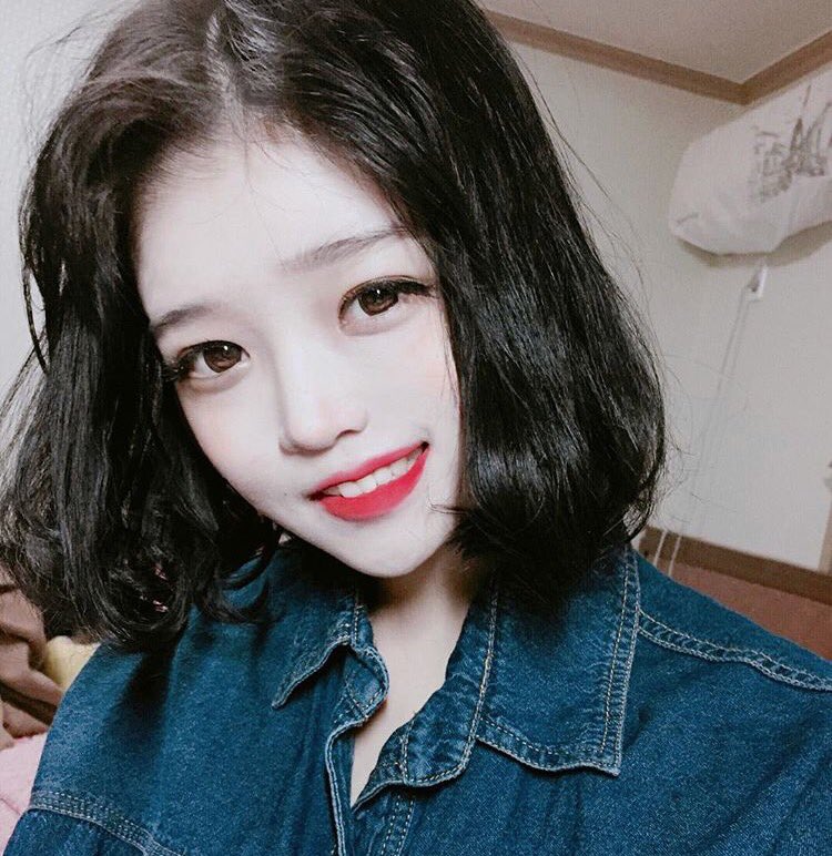 GoldenB_twt's tweet photo. ✽Name: Kim Dae Hee
✽Stage Name: Angie
✽Birthday: 01/10/1992
✽Position: Main rapper, Leader
✽Nationality: Korean https://t.co/19D1Bdndap