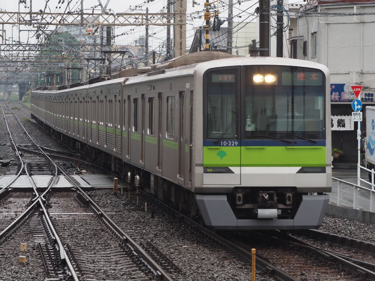 本日をもって都営新宿線から10−300R形が引退しました。 先頭車両のみ