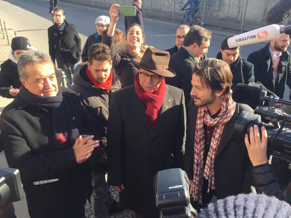 imcine's tweet photo. Jorge Sánchez, head of the IMCINE, and actor @diegoluna_ talk about #MexicoinFocus at the #EuropeanFilmMarket in the #Berlinale2017! https://t.co/Cf4ZFS9P1H