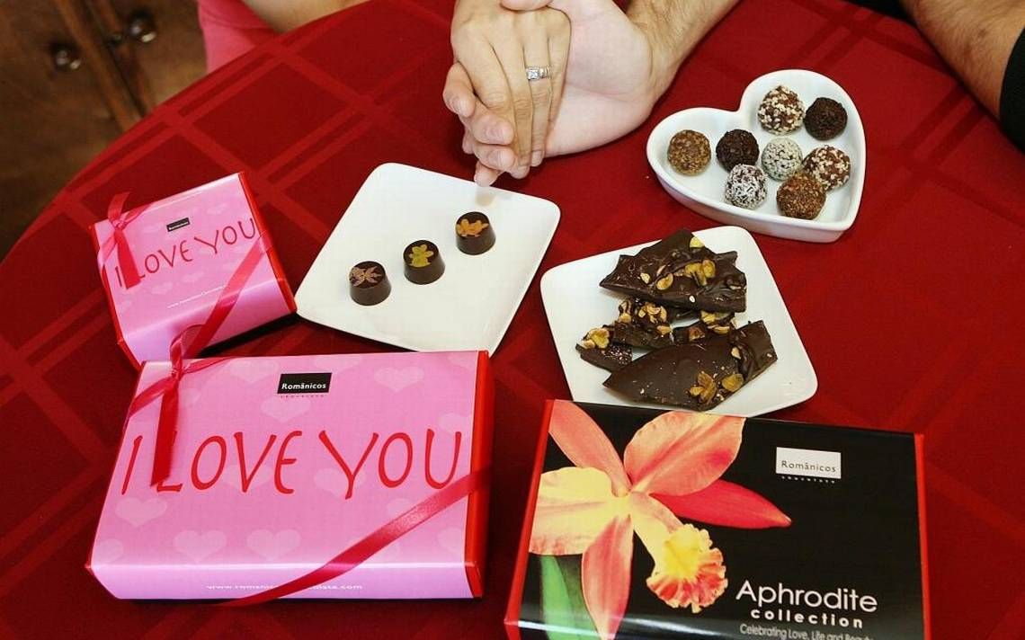 VibrantSignSTU's tweet photo. The Miami Herald has tips for lovers and loners for Valentine’s Day! https://t.co/kNuqtwihqt https://t.co/W75ymCigt5