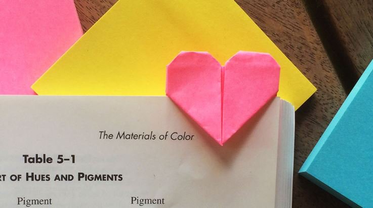 Have a #Postit Note? Take a break and make this heart bookmark just in time for #ValentinesDay youtube.com/watch?v=NBvVNe…