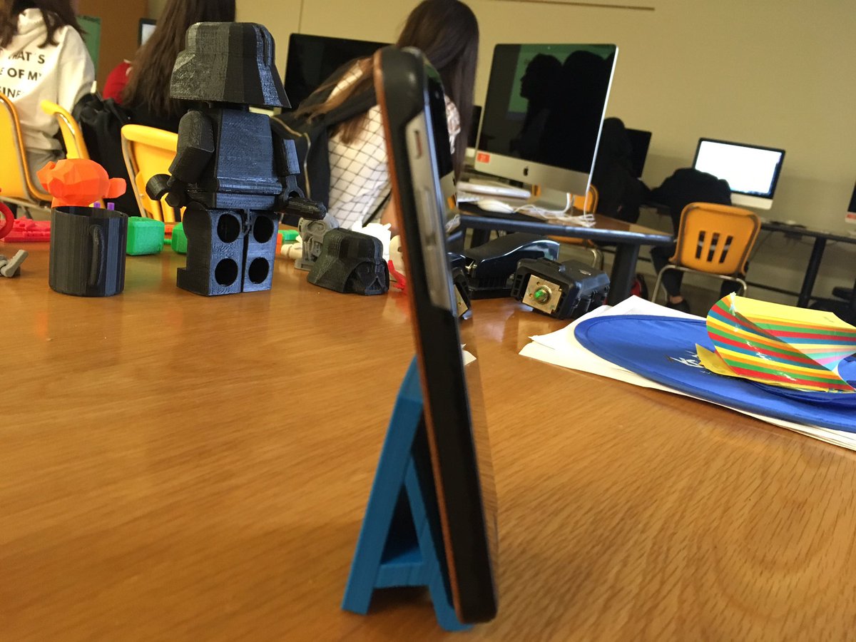 edtechfarooq's tweet photo. Phone stand by student #3Dprinting https://t.co/N5D2hVmQ5W