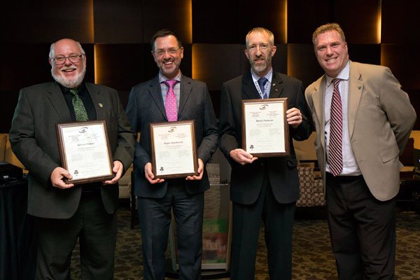 PaperWeekCanada's tweet photo. Fabuleuses photos dès le premier jour @PaperWeekCanada @MontrealBIOFOR https://t.co/hqUvtSDDDA #sourire #succès @sheratonmtl https://t.co/v7rRh3IF35