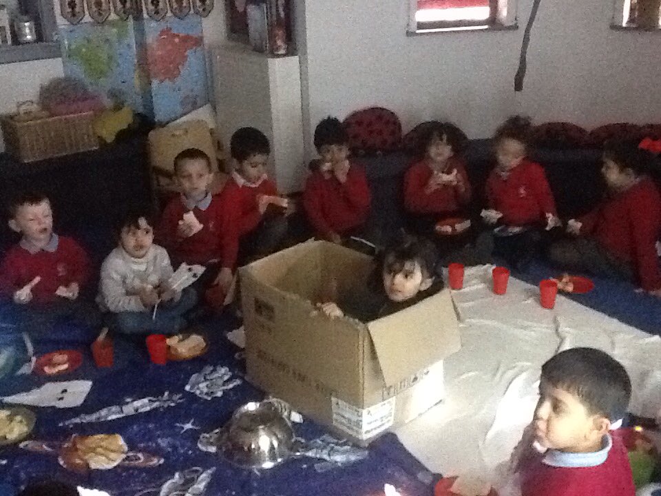 NurseryPleasant's tweet photo. We are having a picnic on the moon like the bear in Whatever Next! #EYFS #pleasanteyfs @pleasantstprim https://t.co/0gDHdV6Vxk