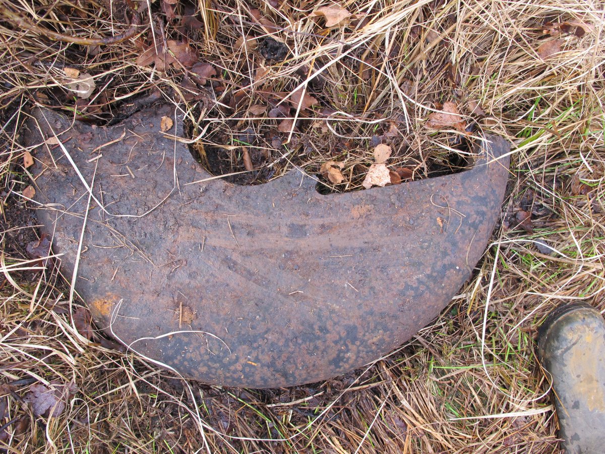 PillboxSG's tweet photo. With #HartCountryside #ConflictArchaeology Unearthed 75mm Gun Mantlet off #WW2 #LeeGrantTank #Reme #BritishArmy #TankRecovery #HazeleyHeath https://t.co/VrNvOia7VW