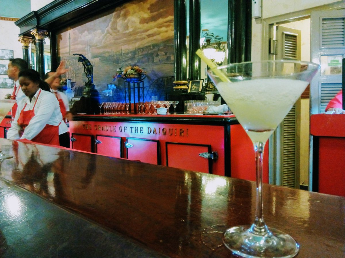 RosarioRL's tweet photo. Momento daiquiri #cuba #floridita https://t.co/DBbgr5pgZq