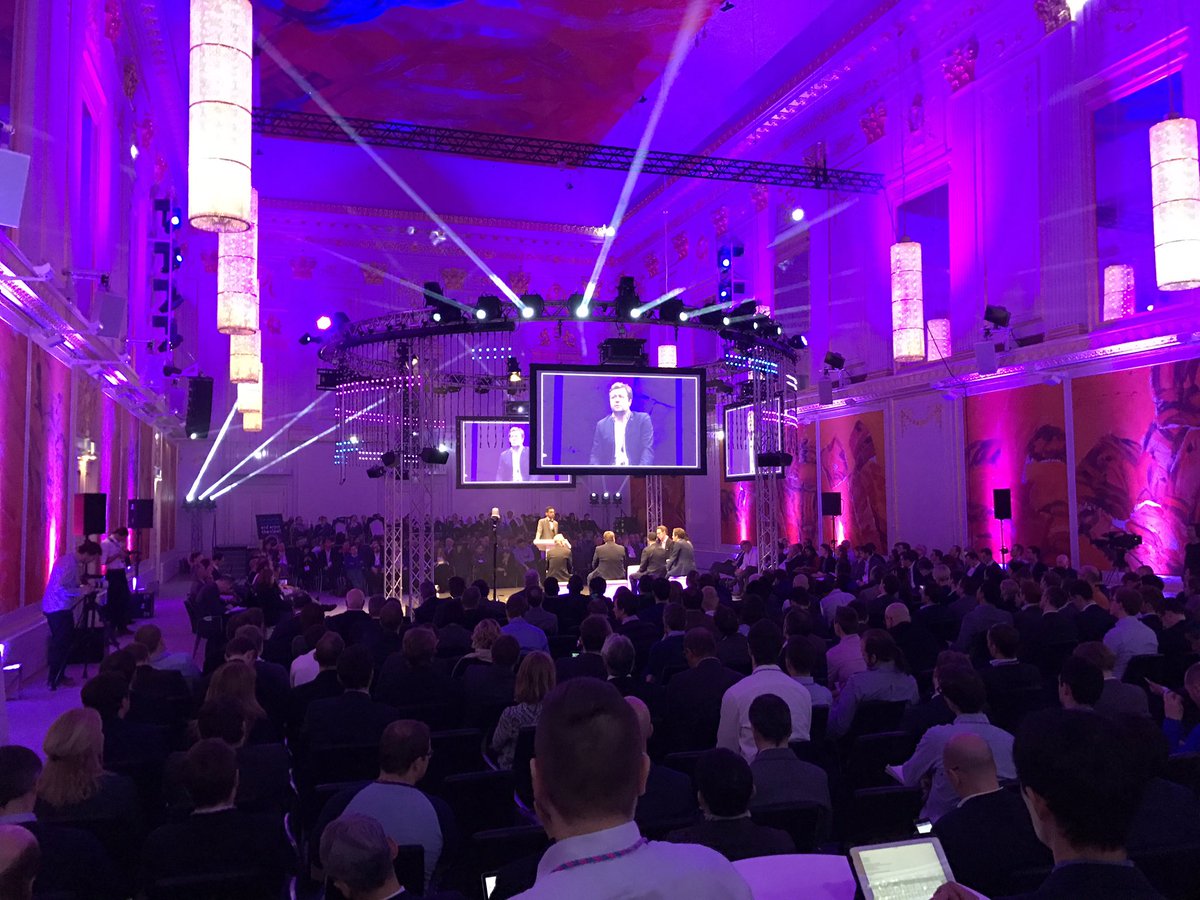 AndiWolf88's tweet photo. Blockchain rocks Hofburg #blockchain #horizon2017 #hofburg #cismo_vienna https://t.co/7rkitTlqh7